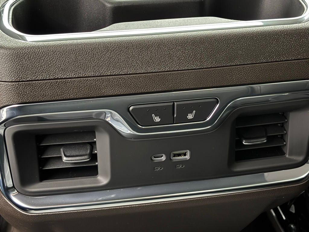 New 2026 GMC Sierra 2500 Denali w/ Denali Reserve Package image 13
