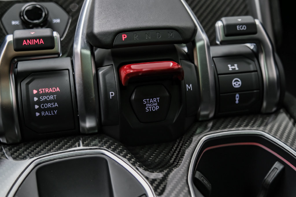 Used 2023 Lamborghini Urus Performante AWD/4WD image 26