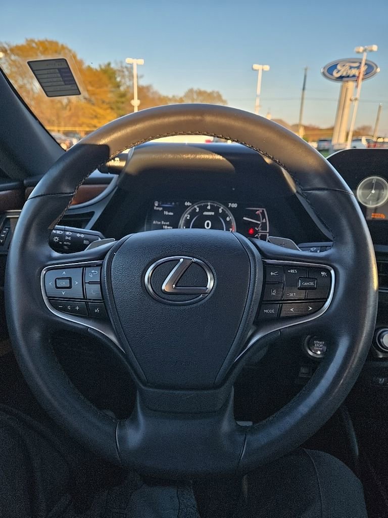 Used 2023 Lexus ES 350 w/ Premium Package image 16