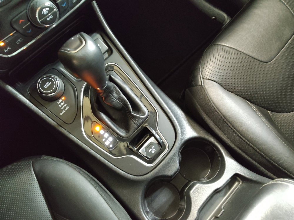 Used 2020 Jeep Cherokee Limited image 26