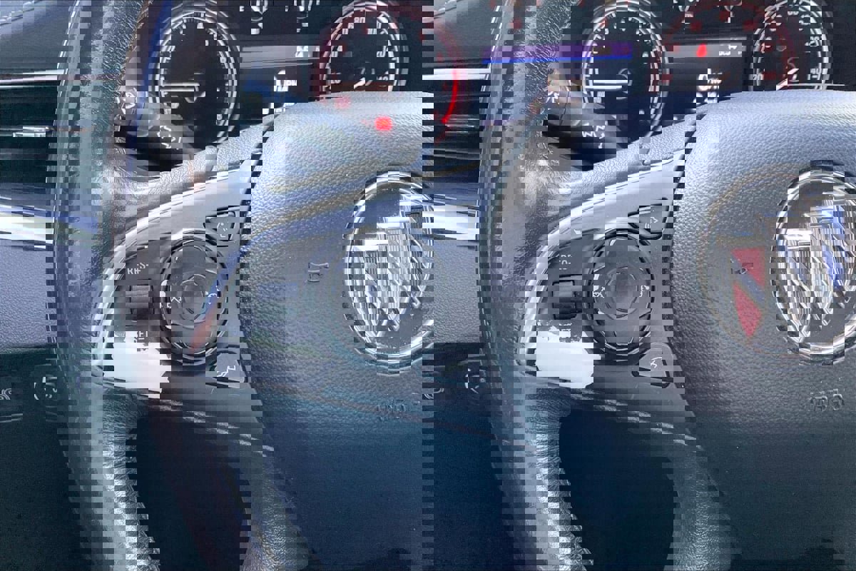 Used 2020 Buick Enclave Essence image 18