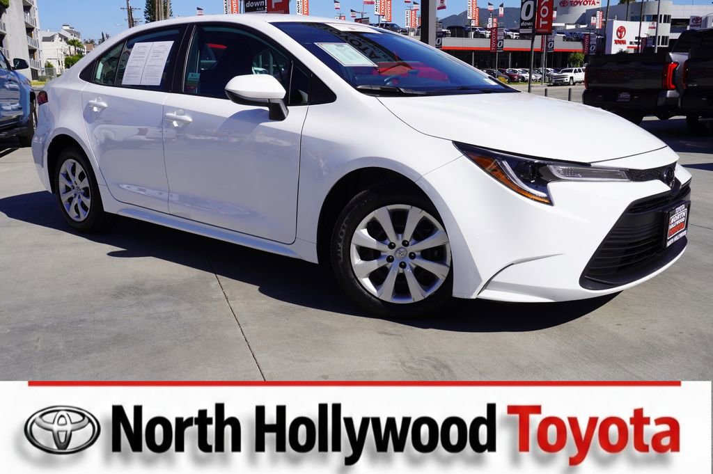 Certified 2025 Toyota Corolla LE FWD image 1