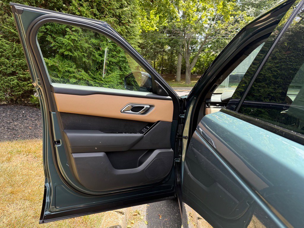 Used 2026 Land Rover Range Rover Velar Autobiography image 5