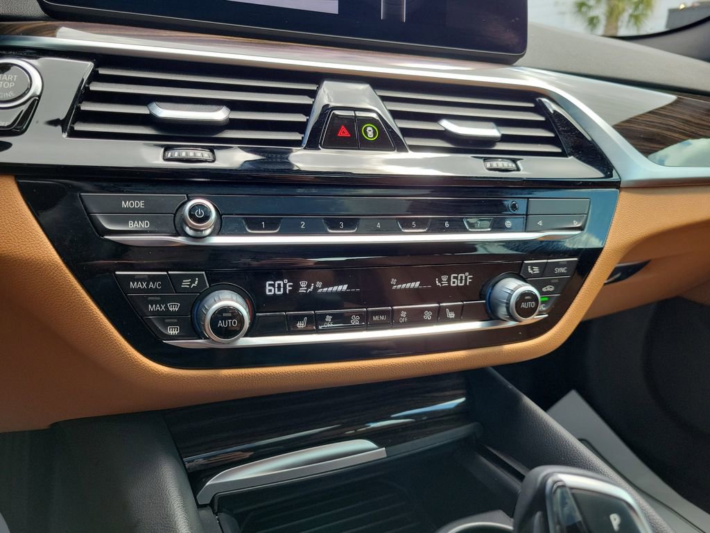 Used 2022 BMW 530i w/ Convenience Package image 30