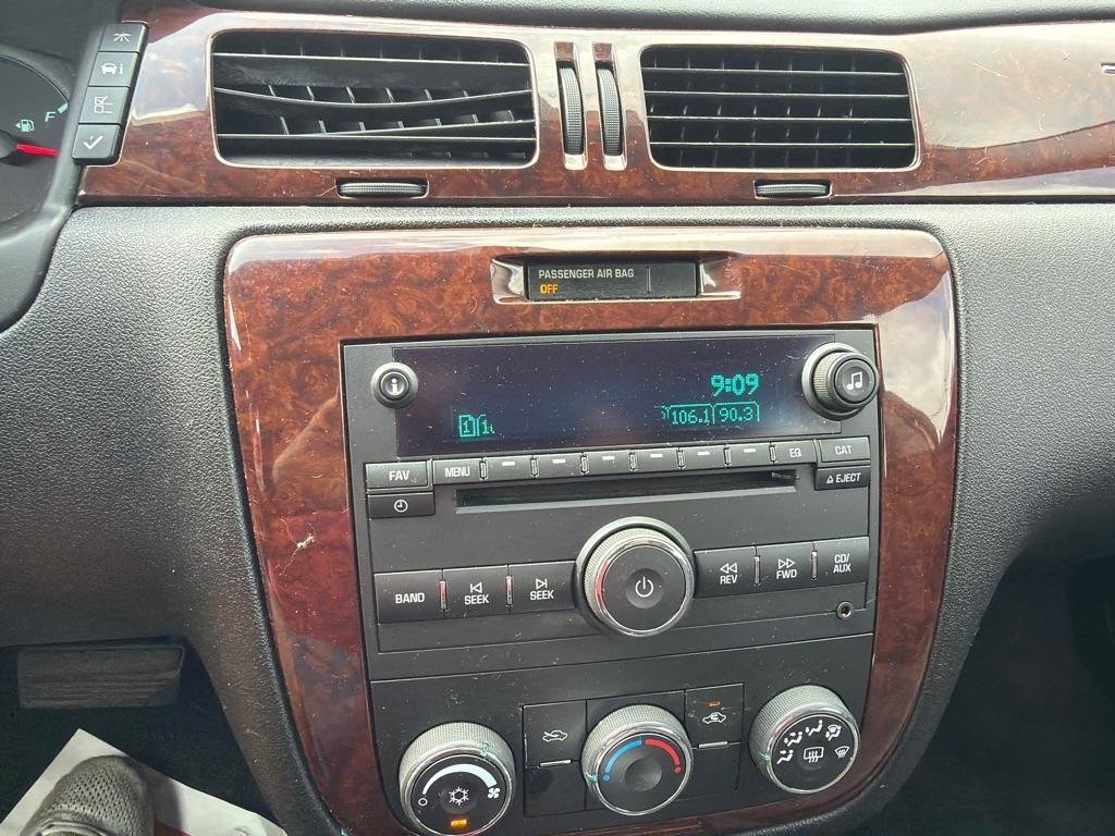 Used 2011 Chevrolet Impala LS FWD image 15