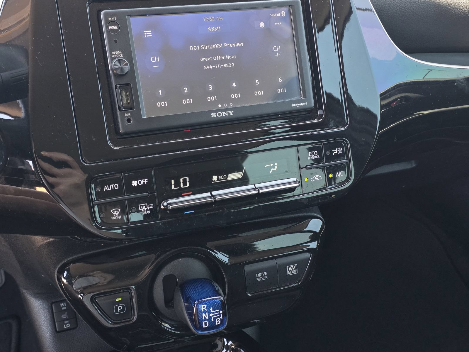 Used 2017 Toyota Prius Four Touring FWD image 12