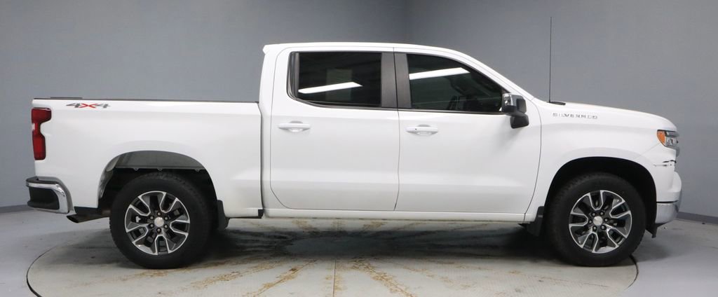 Used 2022 Chevrolet Silverado 1500 LT AWD/4WD image 13
