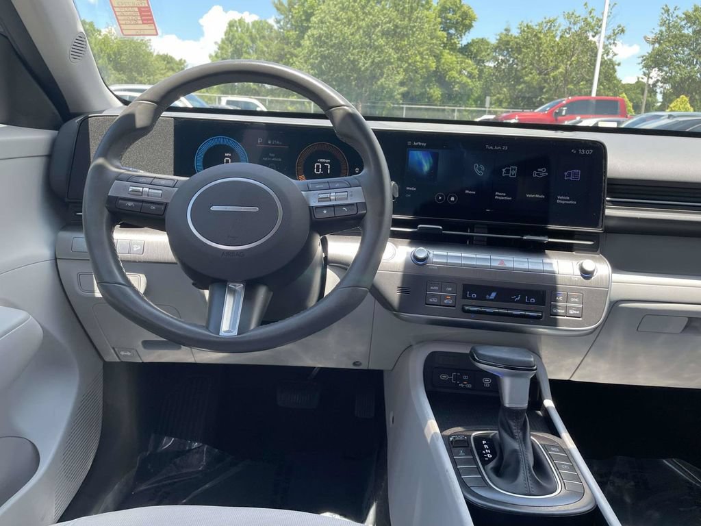 Used 2024 Hyundai Kona SEL AWD/4WD image 16