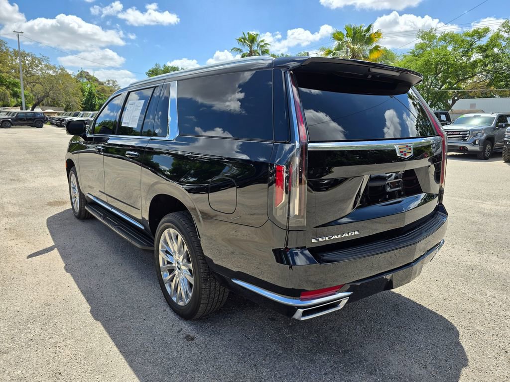 Used 2022 Cadillac Escalade ESV Premium Luxury image 4