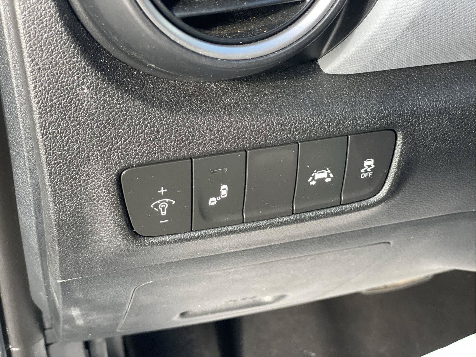 Used 2019 Hyundai Kona SEL AWD/4WD image 26