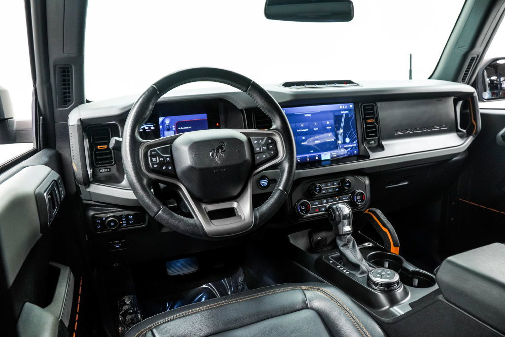 Used 2023 Ford Bronco Badlands w/ Sasquatch Package AWD/4WD image 4
