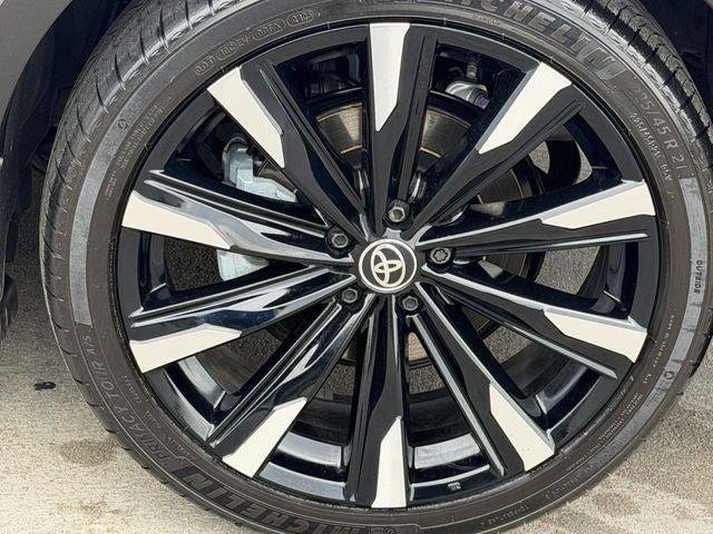 Certified 2026 Toyota Crown Platinum AWD/4WD image 8