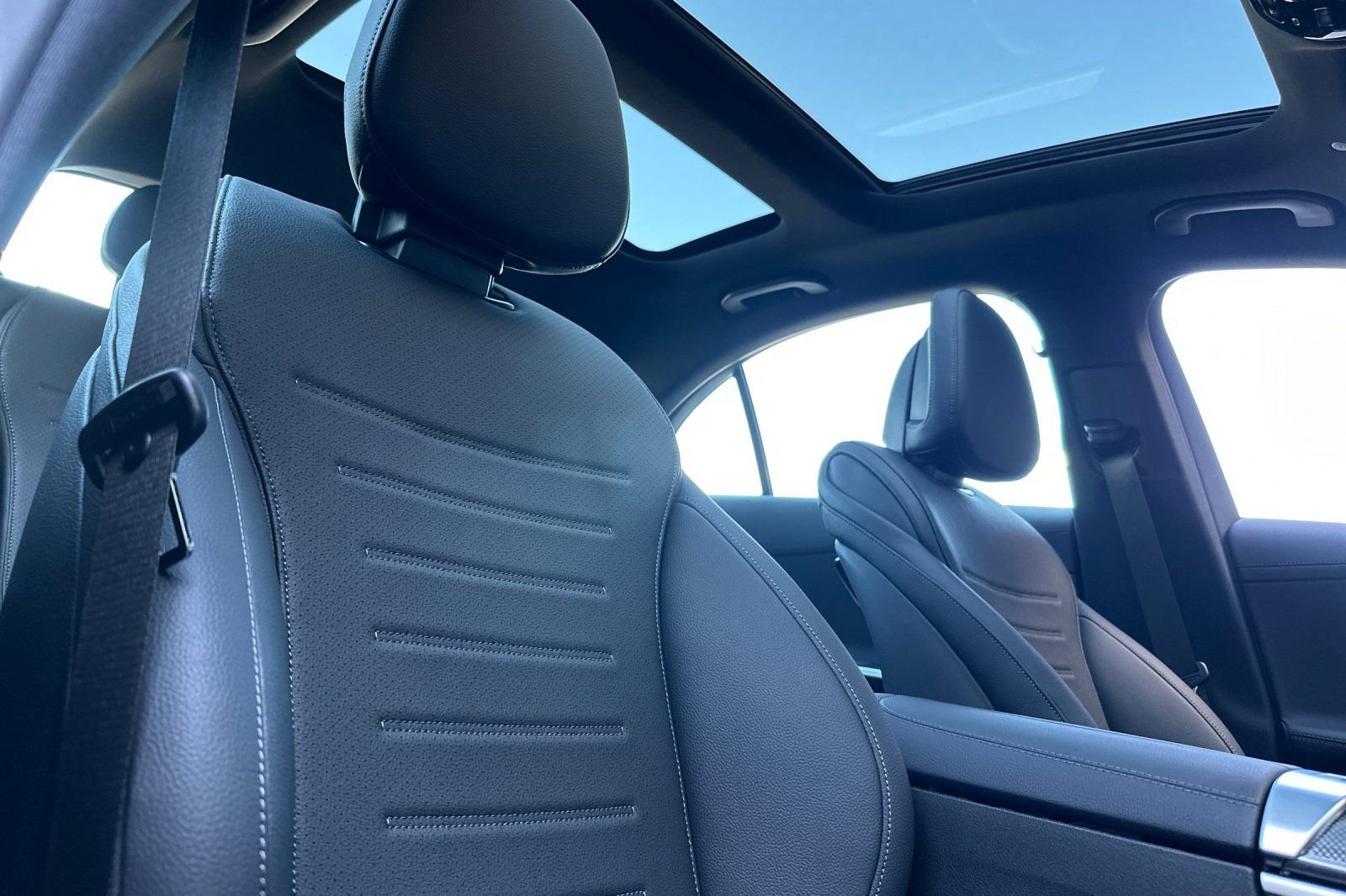 New 2025 Mercedes-Benz C 300 4MATIC Sedan image 30