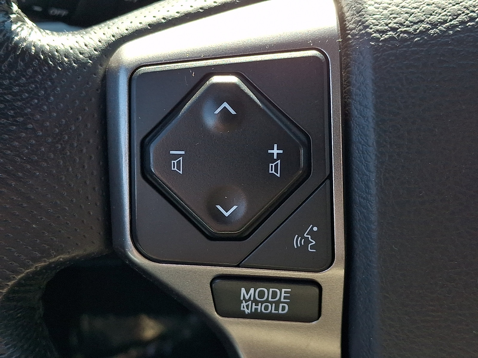 Used 2018 Toyota Tacoma SR5 AWD/4WD image 21