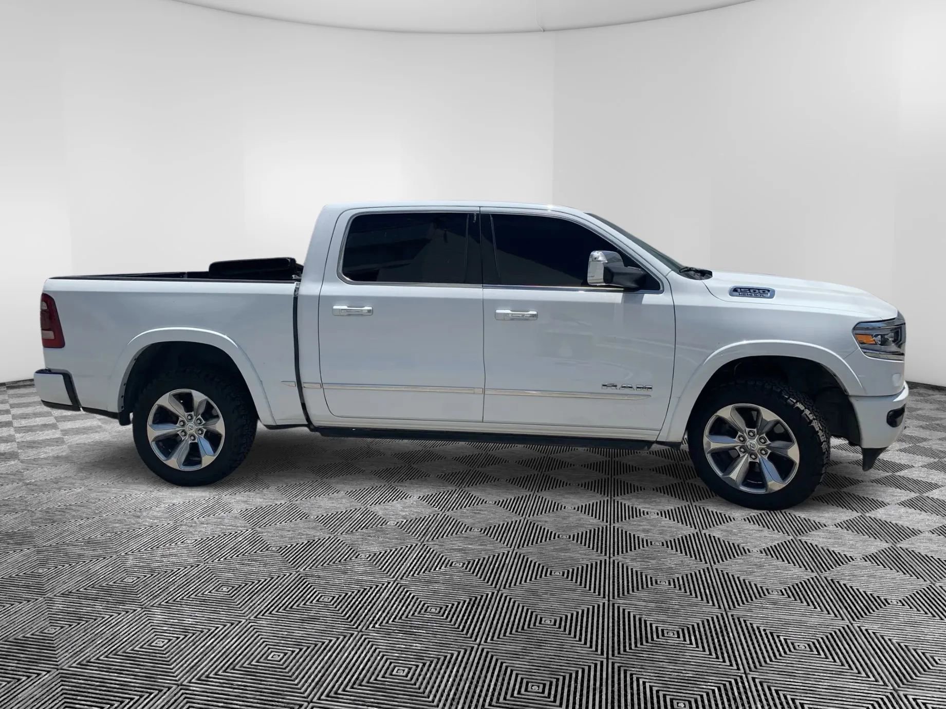 Used 2020 RAM 1500 Limited image 8