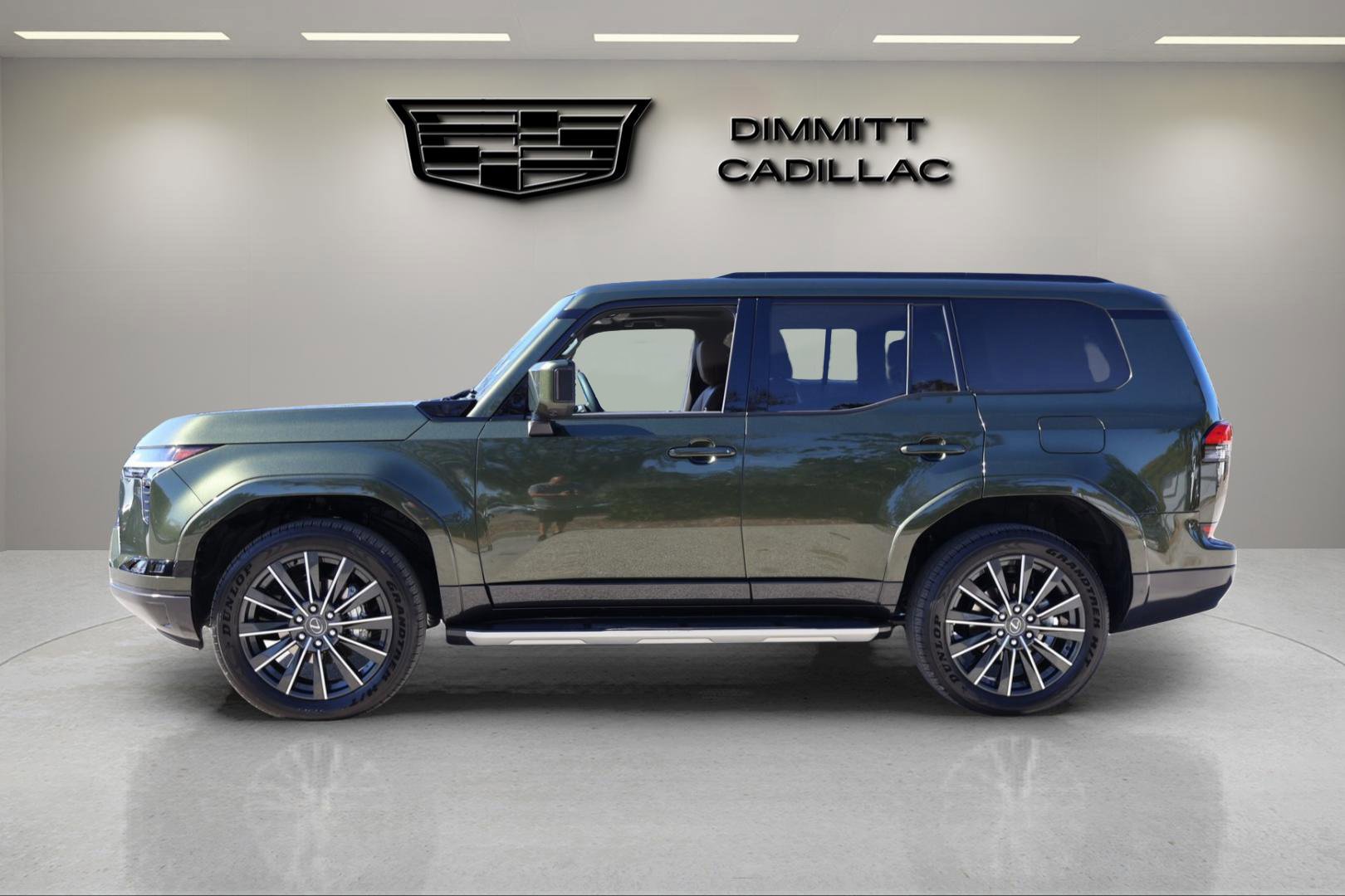 Used 2025 Lexus GX 550 image 2