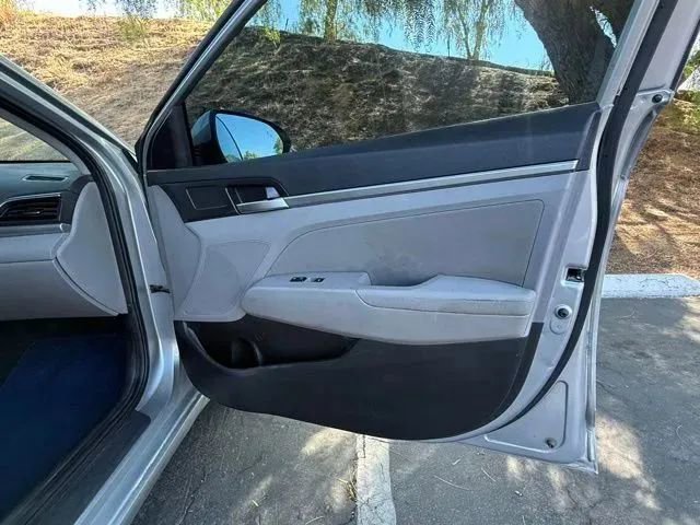 Used 2020 Hyundai Elantra Value Edition FWD image 9