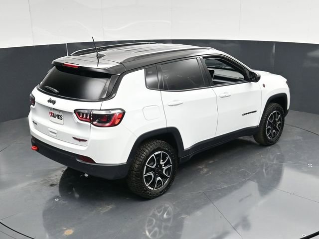 Used 2025 Jeep Compass Trailhawk AWD/4WD image 51