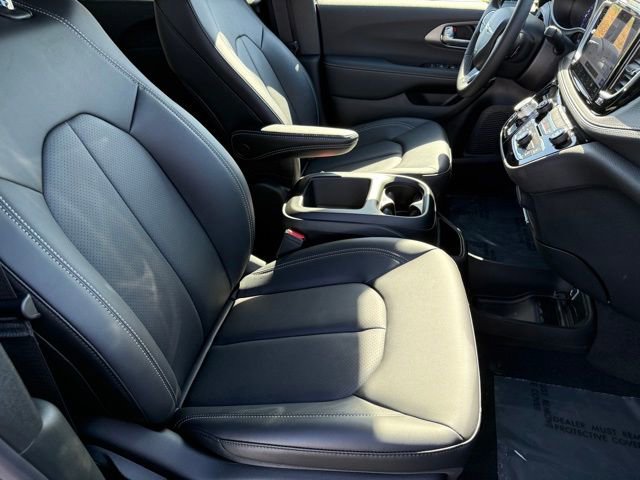 New 2026 Chrysler Pacifica Select image 15