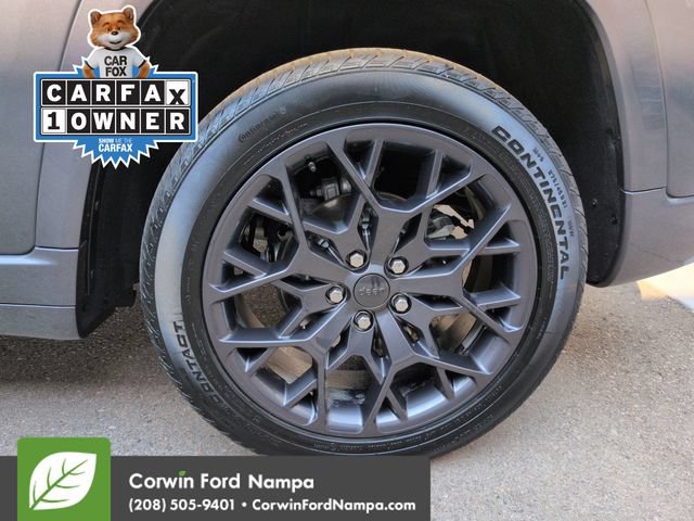 Used 2025 Jeep Grand Cherokee Summit AWD/4WD image 31