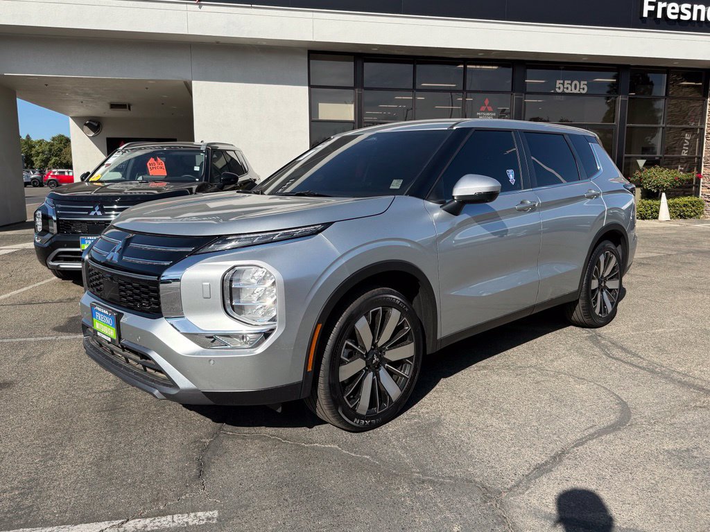 New 2026 Mitsubishi Outlander SE AWD/4WD image 4