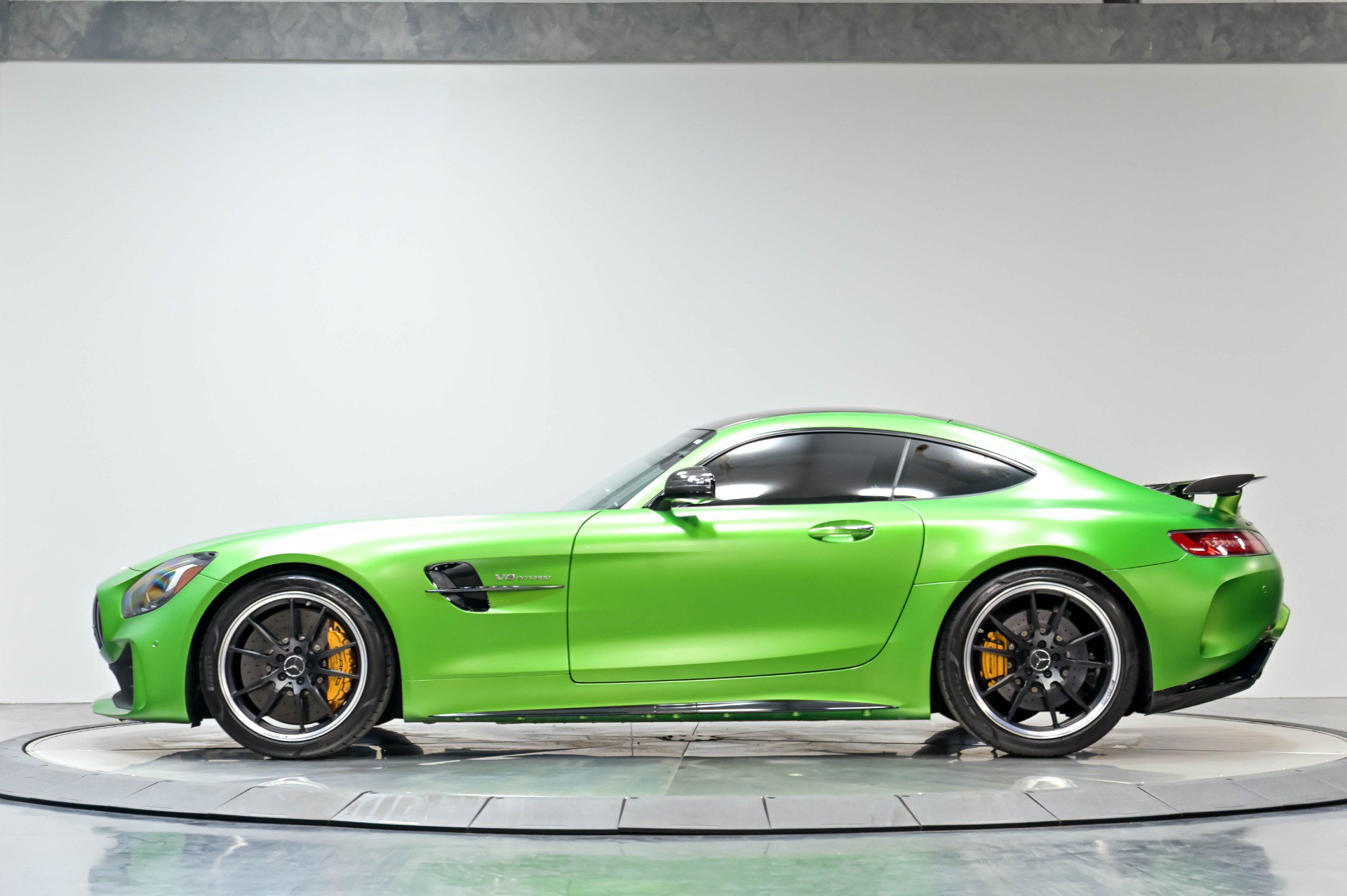 Used 2018 Mercedes-Benz AMG GT R image 35