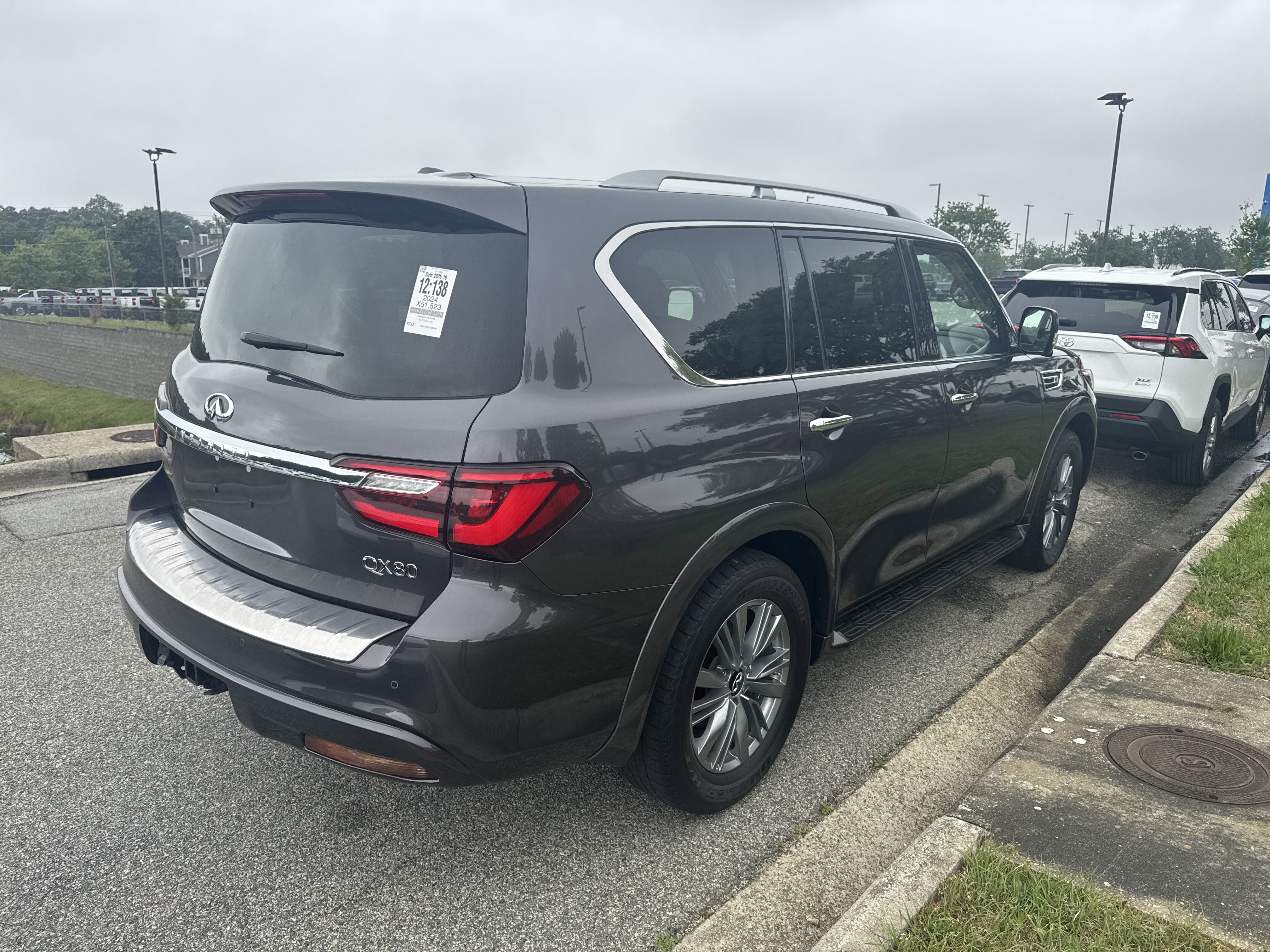 Used 2024 INFINITI QX80 Luxe RWD image 10