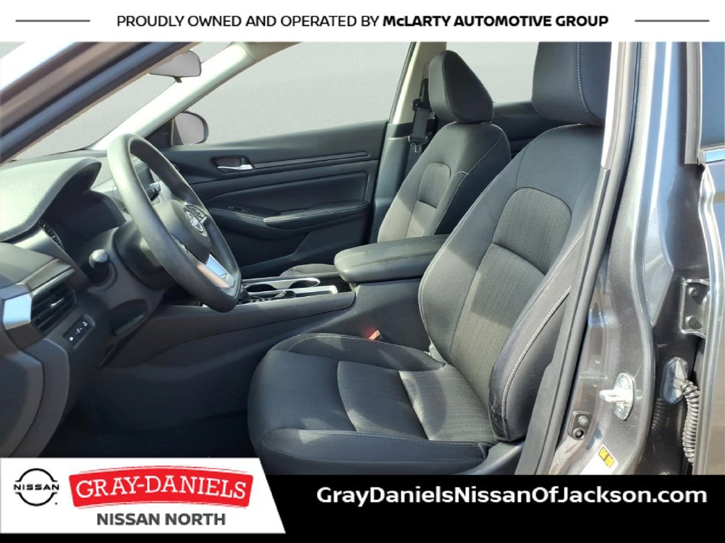 Used 2024 Nissan Altima 2.5 SV FWD image 23
