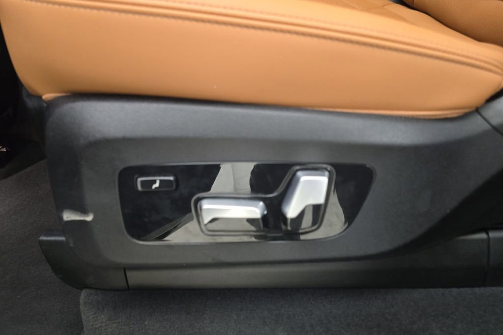Certified 2024 BMW X7 xDrive40i w/ Executive Package image 26