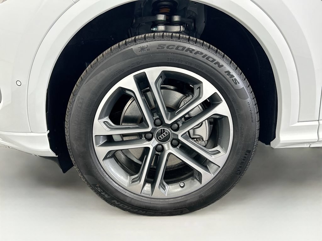 Used 2025 Audi Q5 Premium Plus w/ Premium Plus AWD/4WD image 30