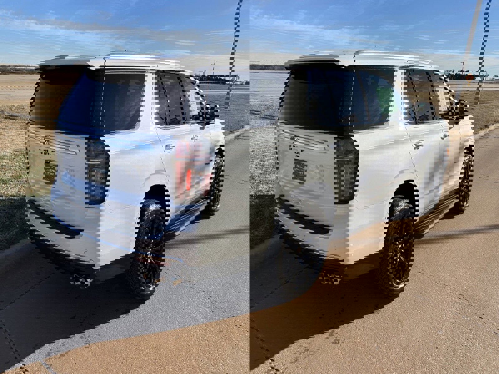 Used 2023 Chevrolet Tahoe High Country image 3