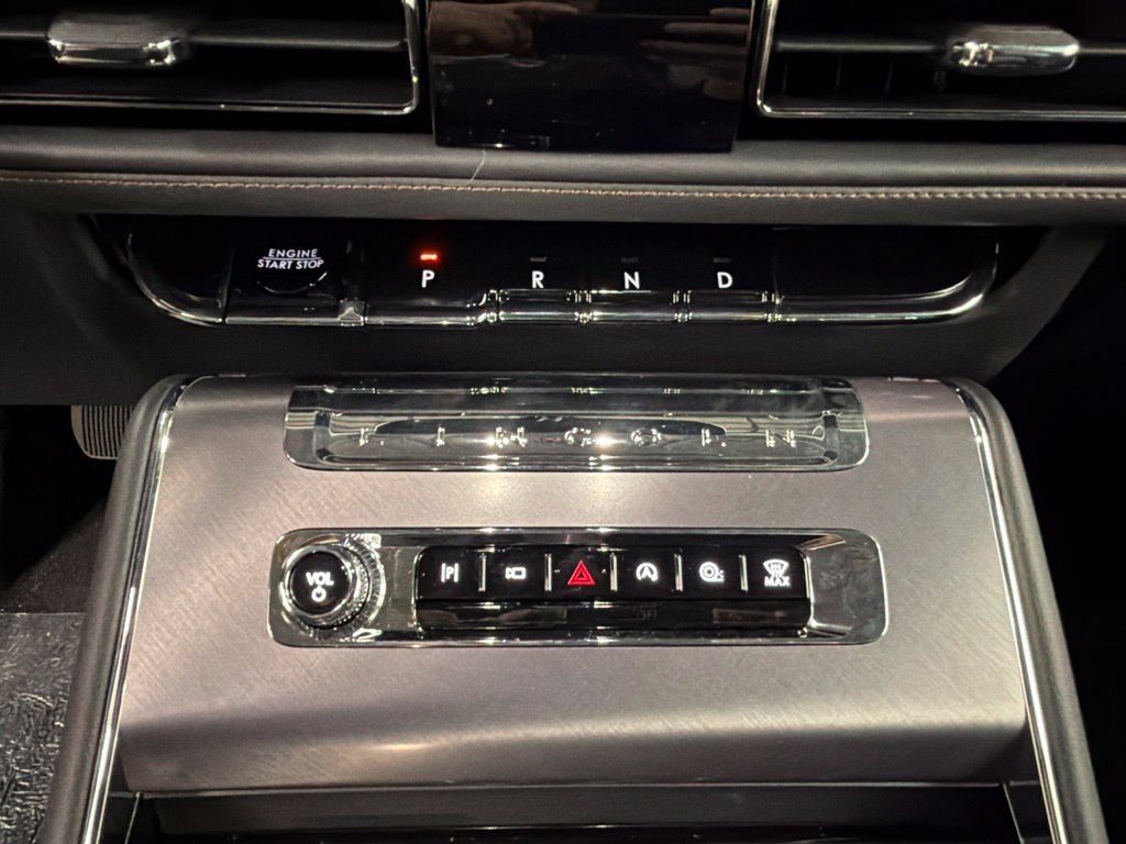 New 2027 Lincoln Aviator AWD image 14