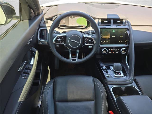 Used 2024 Jaguar E-PACE R-Dynamic SE AWD/4WD image 16