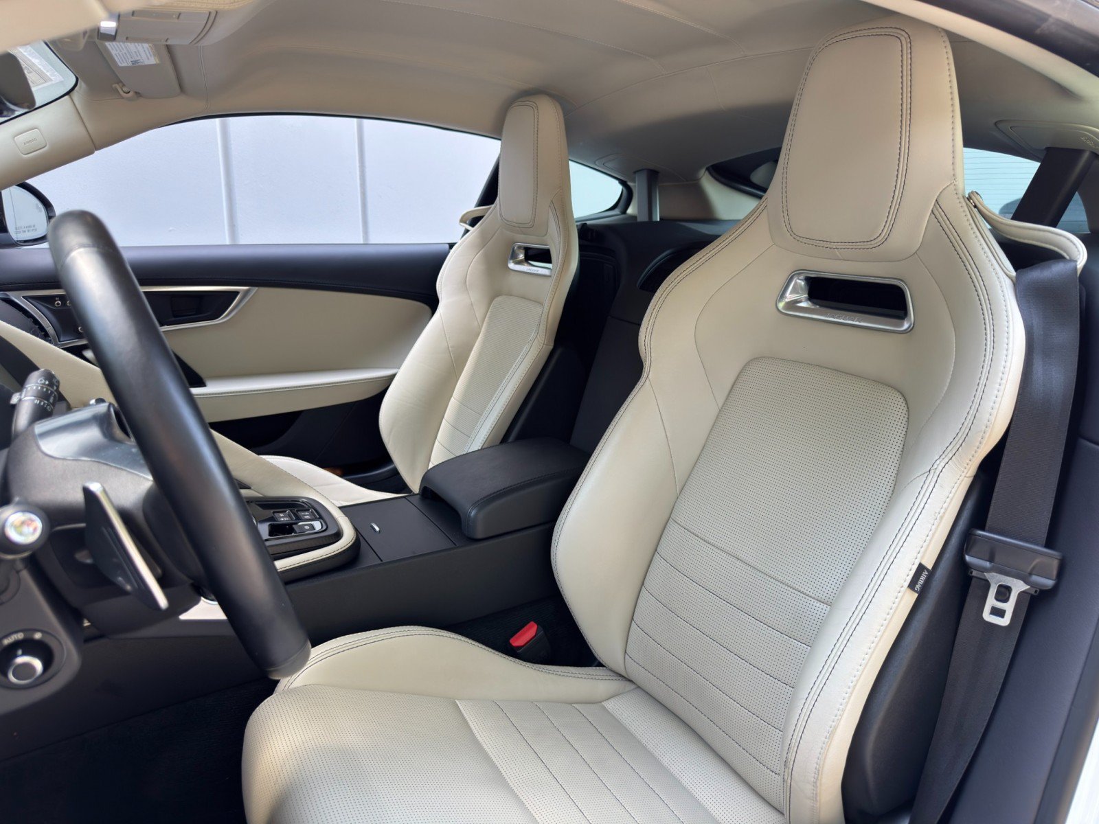 Used 2019 Jaguar F-TYPE R-Dynamic RWD image 40