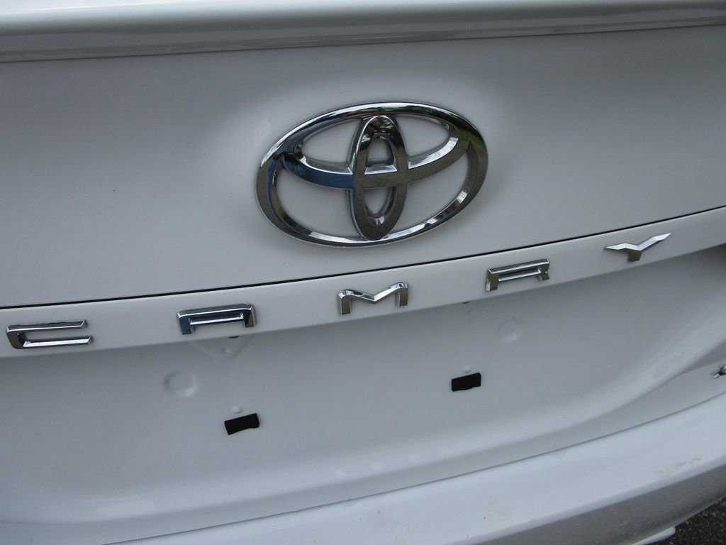 Used 2023 Toyota Camry SE w/ Convenience Package image 9
