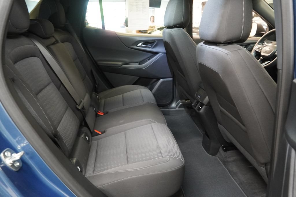 Used 2025 Chevrolet Equinox LT w/ Safety and Technology Package AWD/4WD image 32