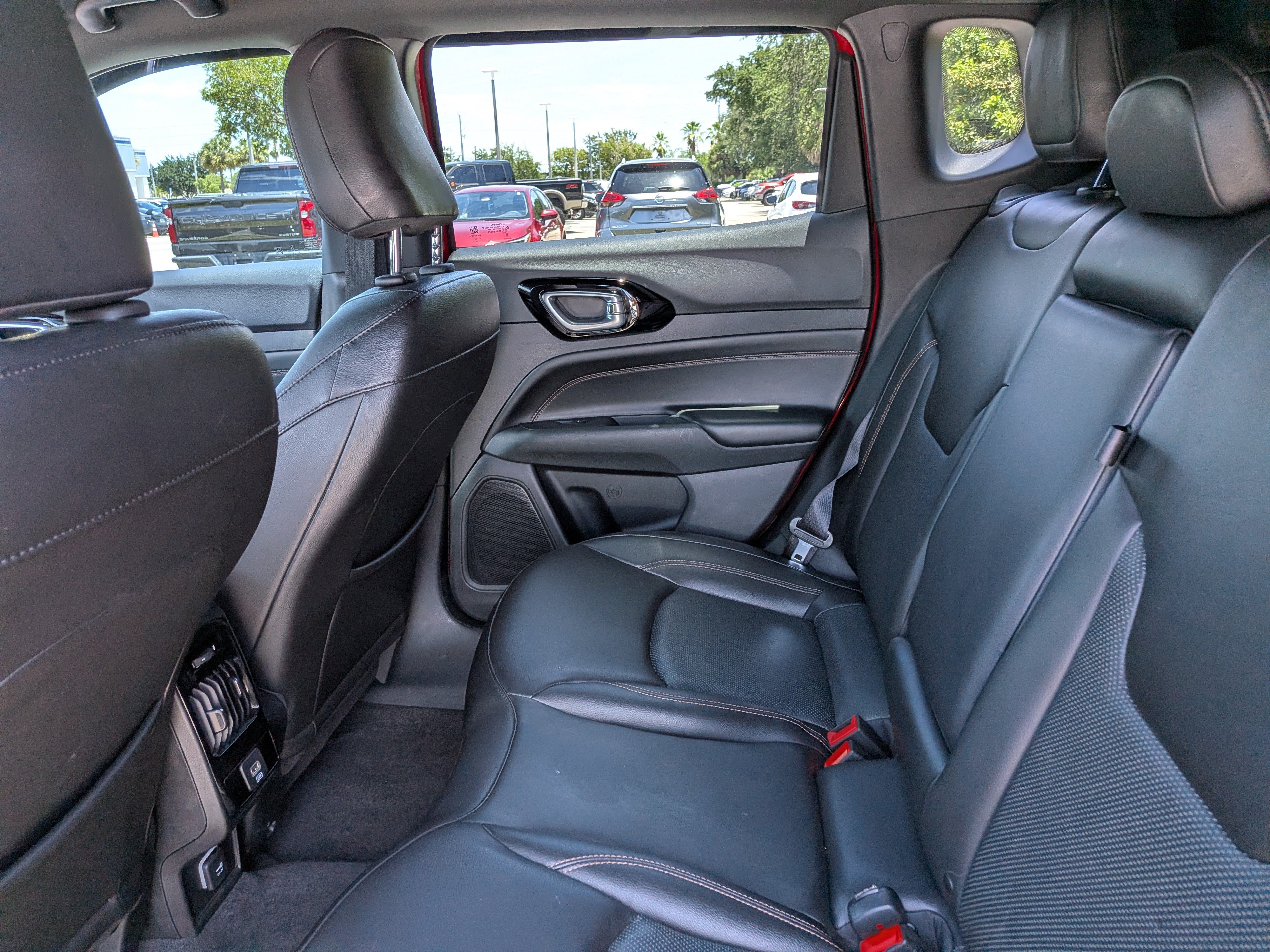 Used 2022 Jeep Compass Limited AWD/4WD image 15