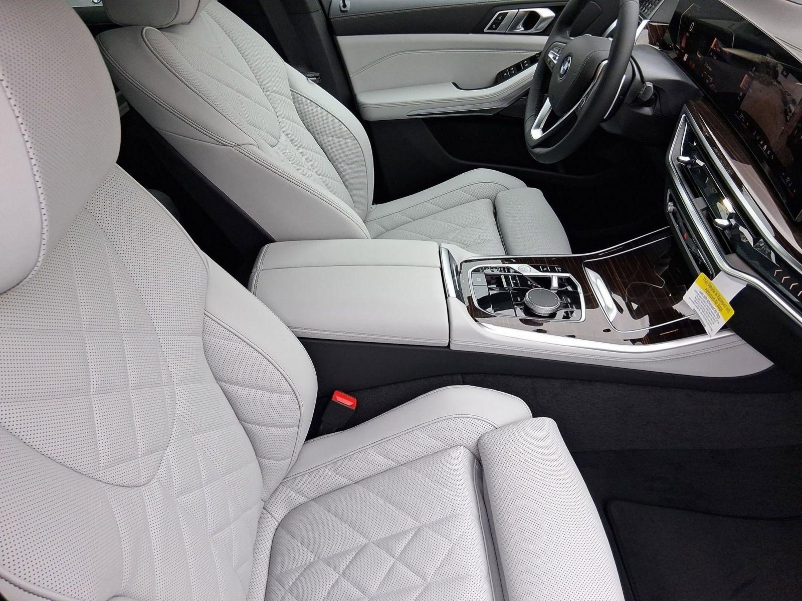 Used 2026 BMW X5 xDrive40i w/ Premium Package AWD/4WD image 32