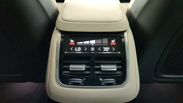 New 2026 Volvo XC90 B6 Plus w/ Protection Package AWD/4WD image 32