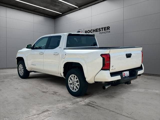 Certified 2025 Toyota Tacoma SR5 AWD/4WD image 33