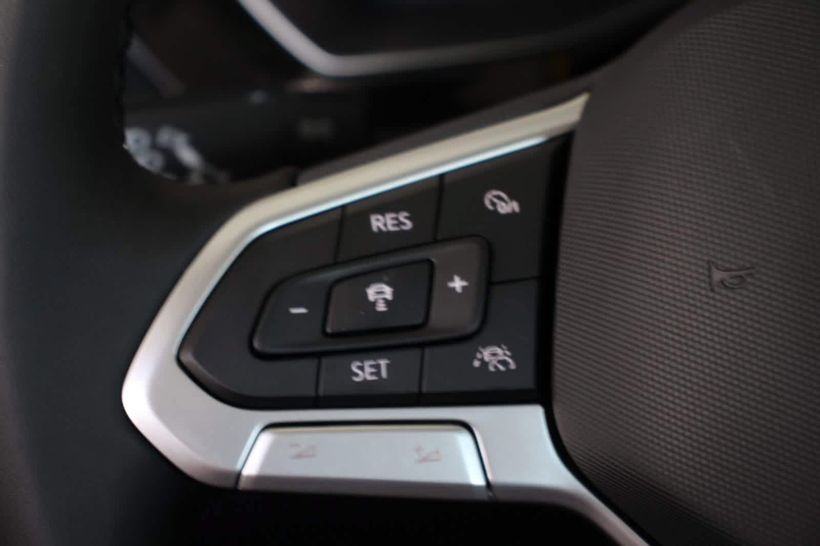 Used 2024 Volkswagen Jetta SEL FWD image 21