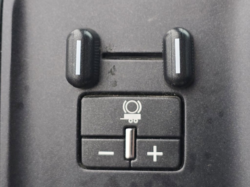 Used 2018 Chevrolet Silverado 1500 LT w/ All Star Edition image 6