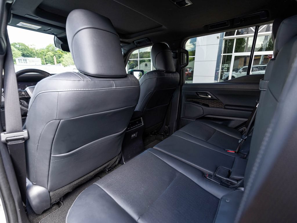 Used 2024 Lexus GX 550 w/ Accessory Package (31) AWD/4WD image 27