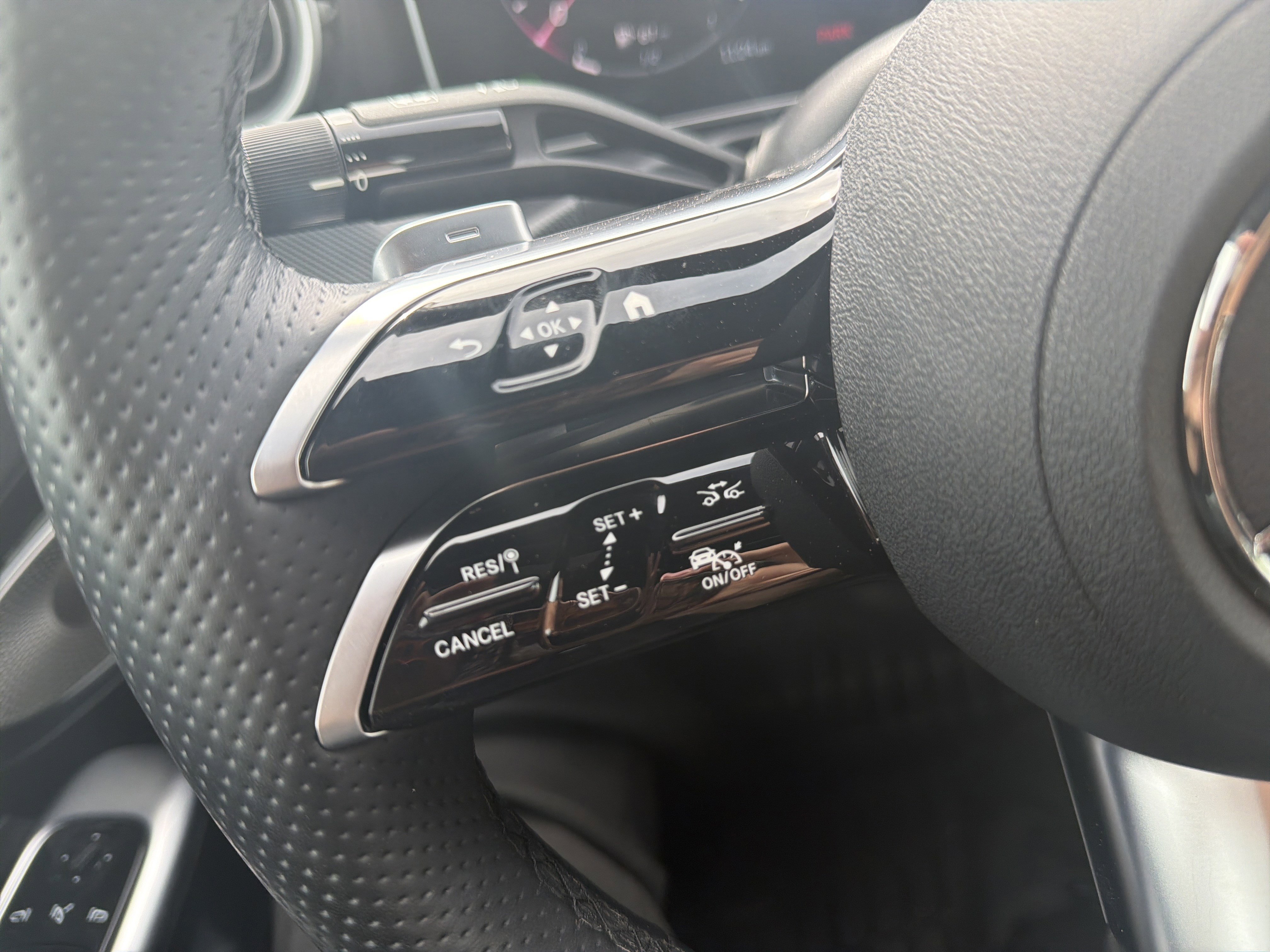 Certified 2024 Mercedes-Benz C 300 4MATIC Sedan image 18