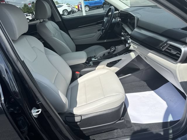Used 2024 Kia Telluride S AWD/4WD image 28