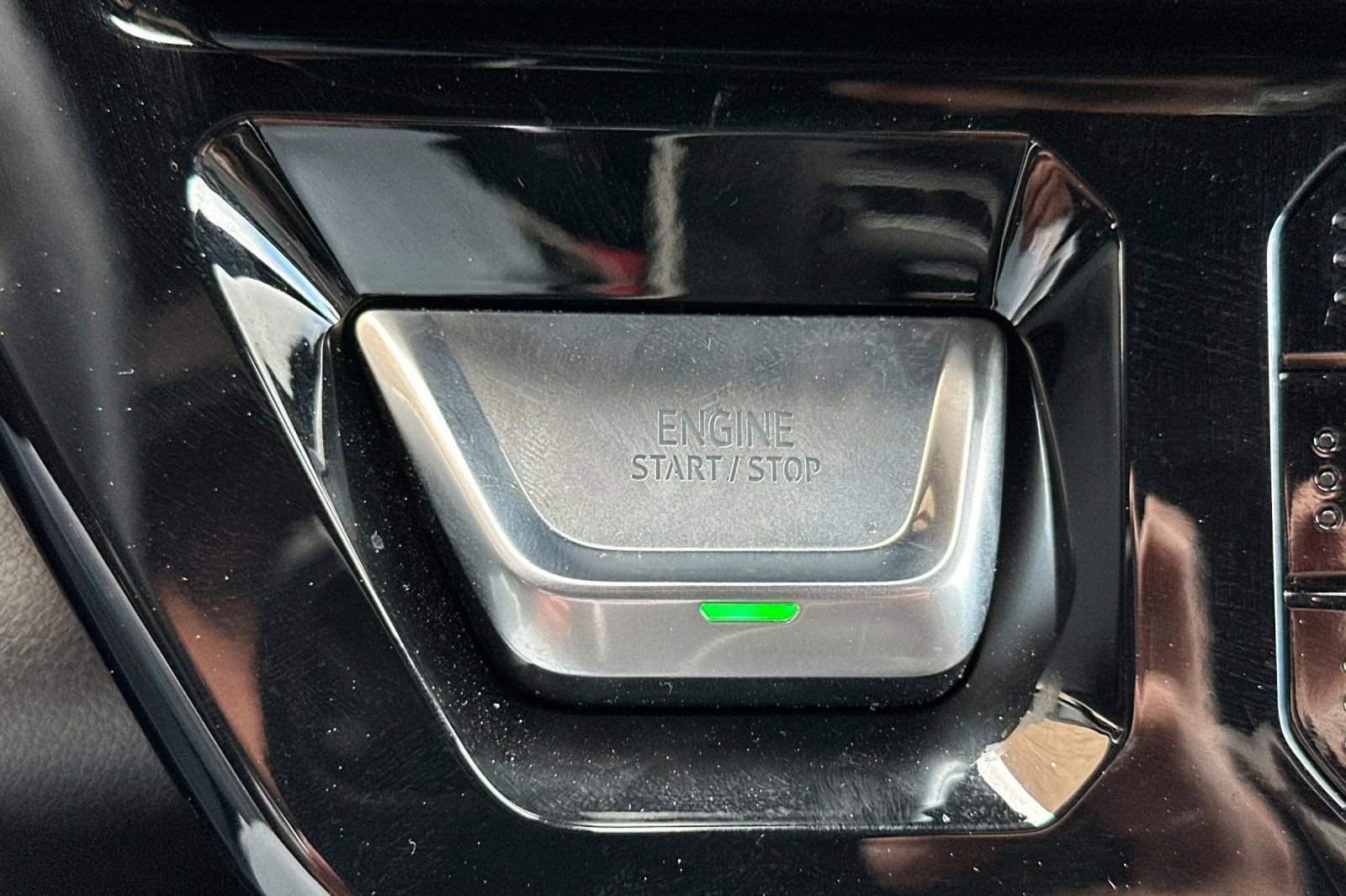 Certified 2025 GMC Sierra 1500 AT4 image 22