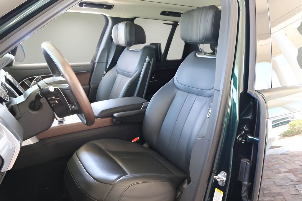 Used 2024 Land Rover Range Rover Autobiography image 11
