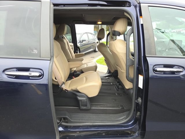Used 2021 Toyota Sienna XLE w/ XLE Plus Package FWD image 15