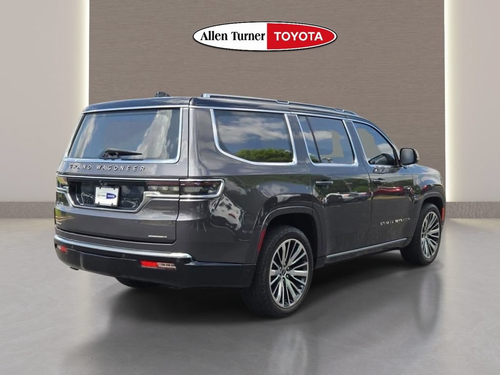 Used 2022 Jeep Grand Wagoneer Series III w/ HD Trailer Tow Package AWD/4WD image 6