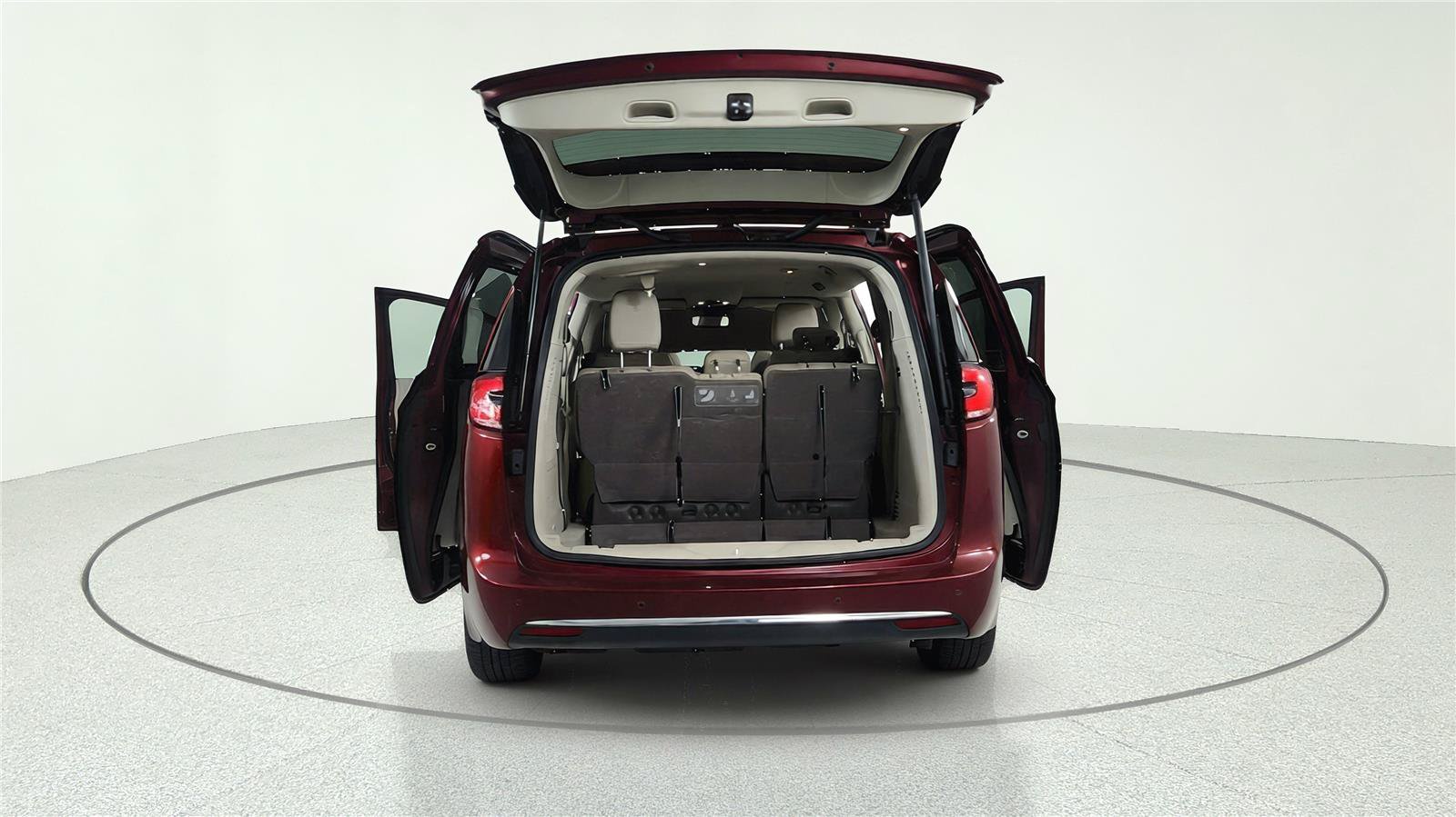 Used 2021 Chrysler Pacifica Touring-L w/ Uconnect Theater Family Group FWD image 7